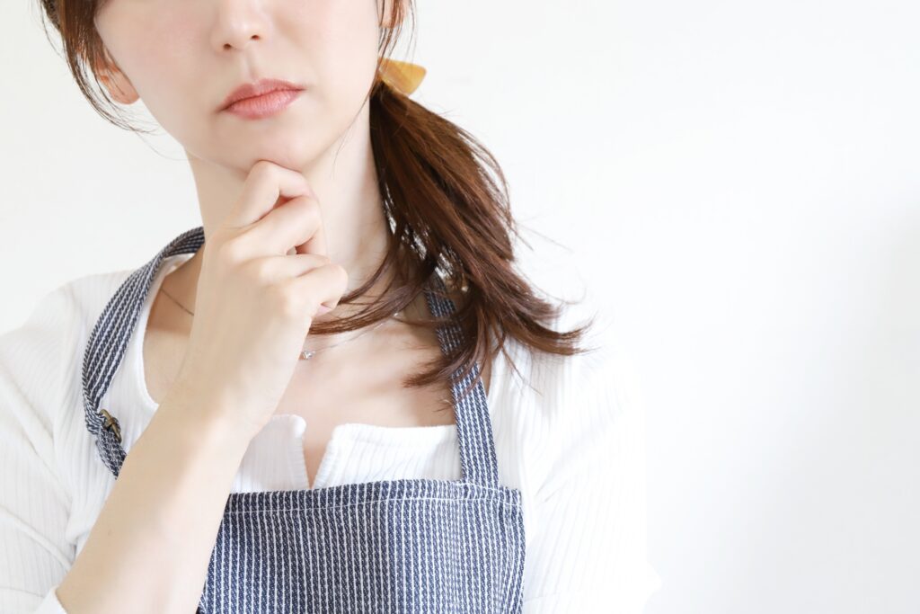 生活習慣を見直しても不調が続き、悩む40代女性