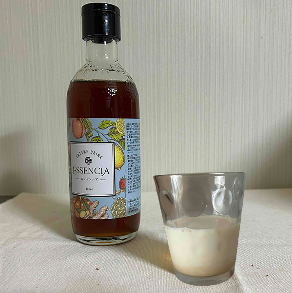酵素ドリンクのおいしい飲み方|水・炭酸水・牛乳・豆乳で4商品を飲み比べ 7 酵素のちから エッセンシア酵素